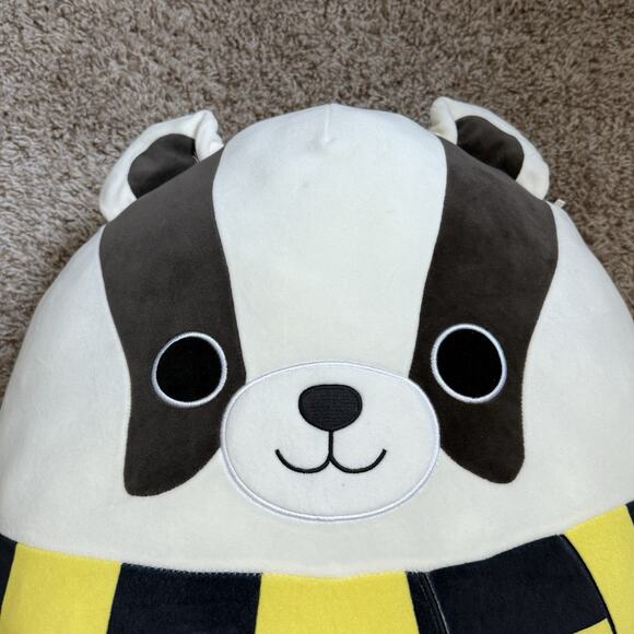 HUGE Squishmallows Harry Potter JUMBO 20” Inch Hufflepuff Badger Plush Toy - Picture 4 of 10